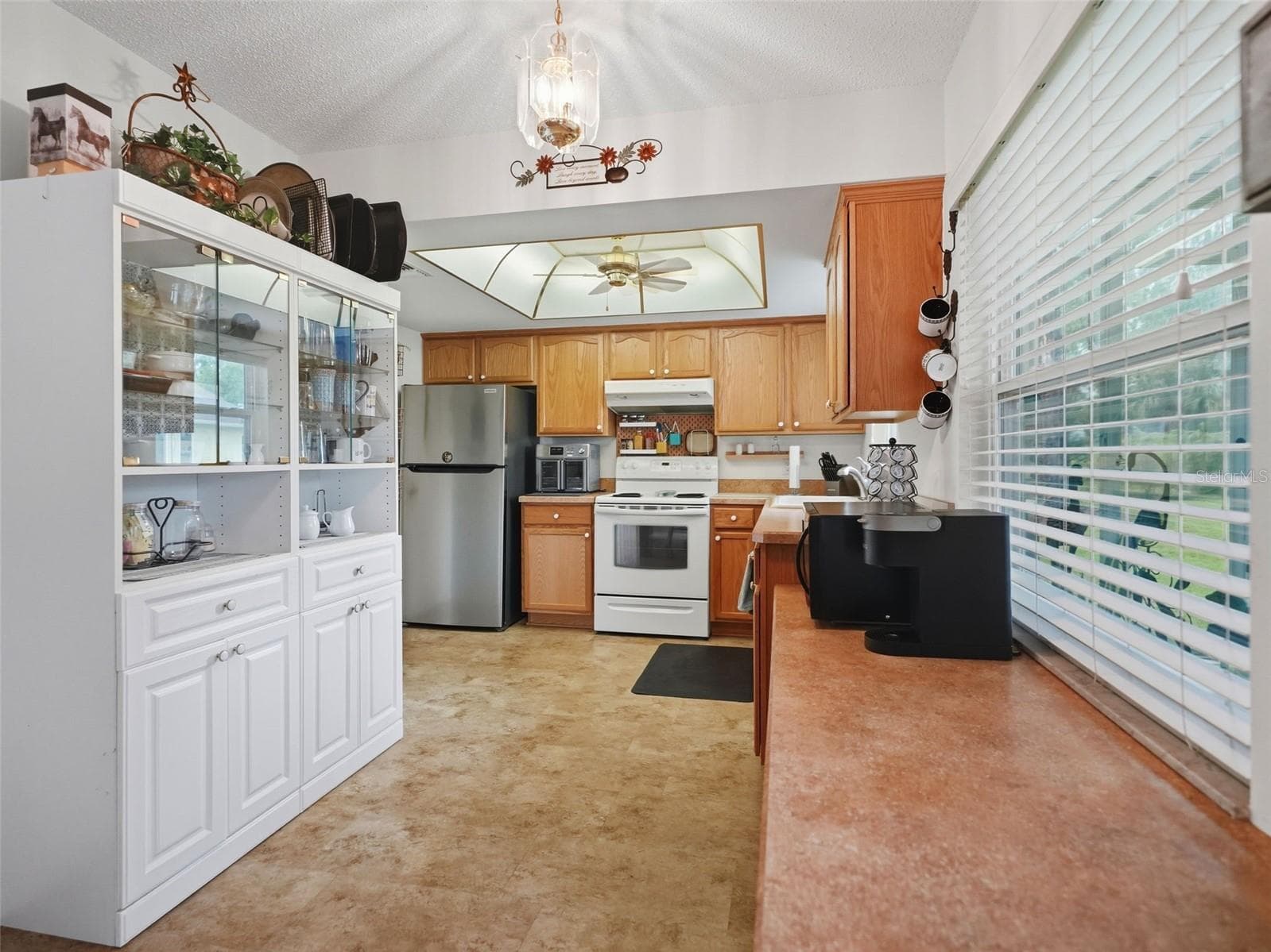 Single Family Residence at 2277 PEBBLE BEACH DR, SPRING HILL, photo 12 of 50