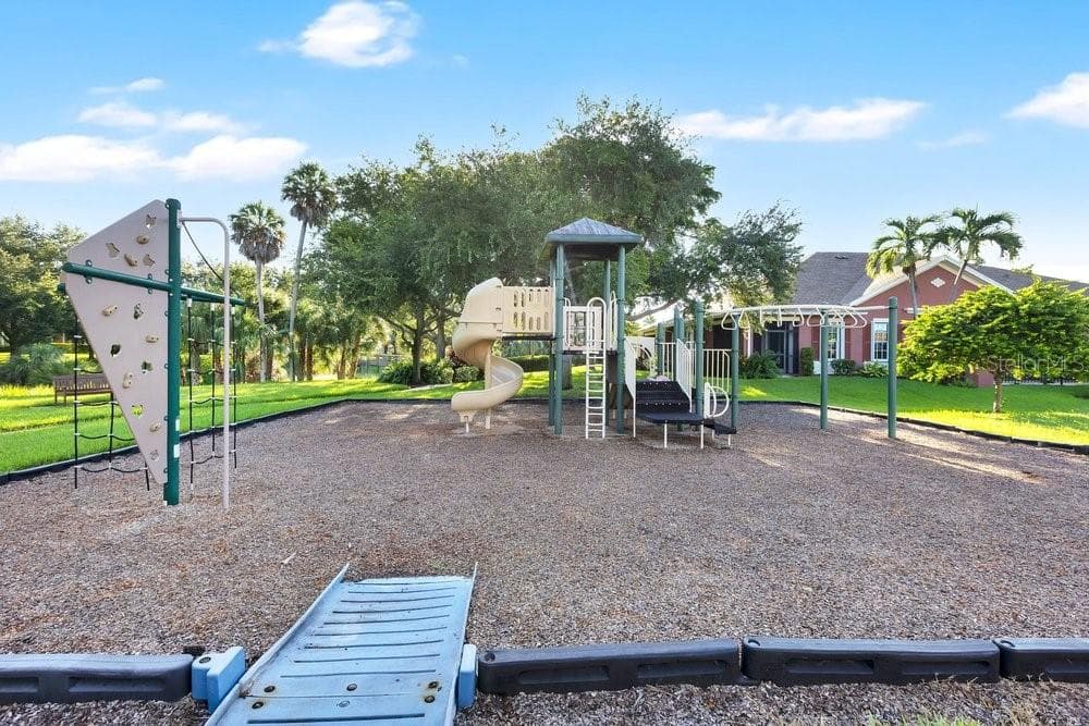 Condominium at 4158 OVERTURE CIR #4158, BRADENTON, photo 37 of 43
