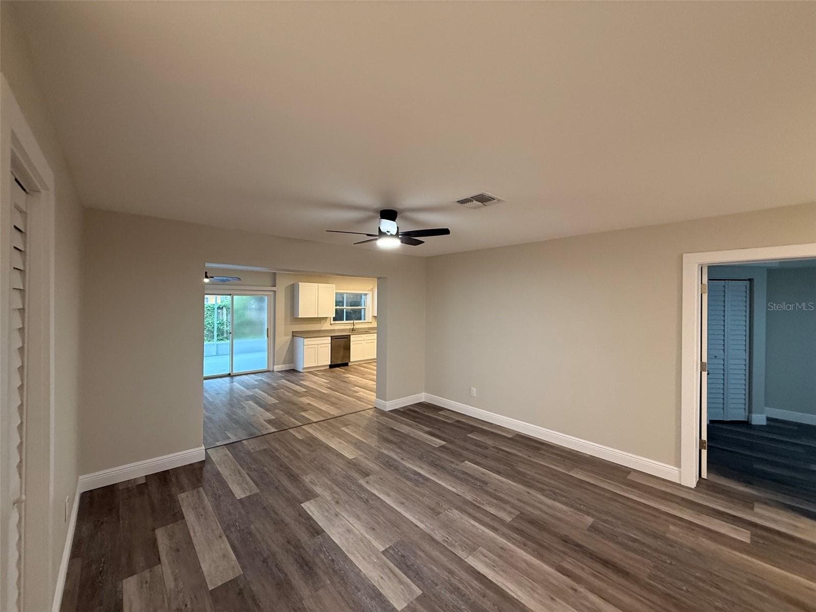 Living Room - 8126 CASTINANGO ST, ORLANDO