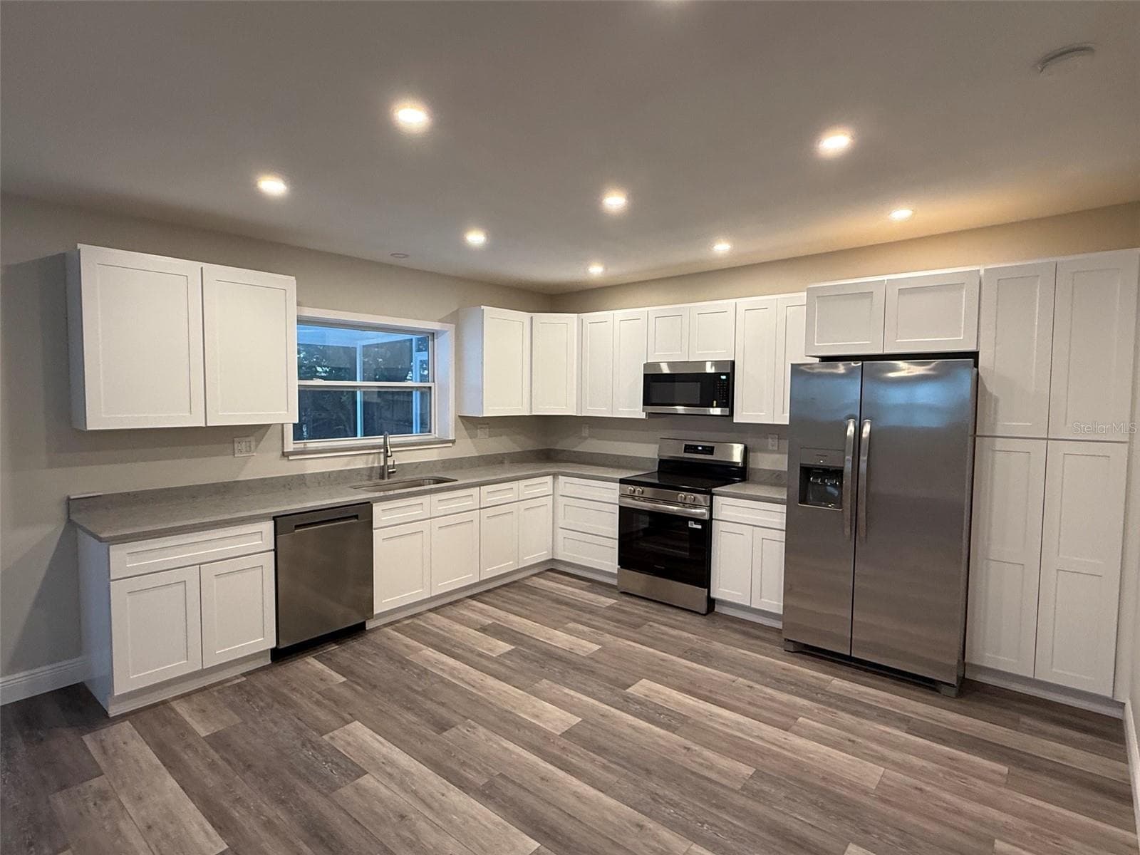 Kitchen - 8126 CASTINANGO ST, ORLANDO