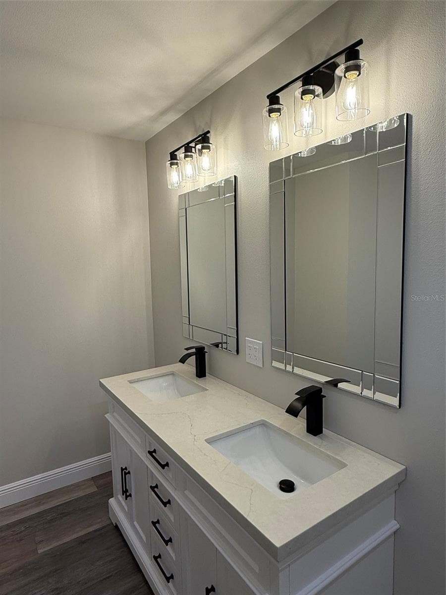 Primary Bathroom - 8126 CASTINANGO ST, ORLANDO