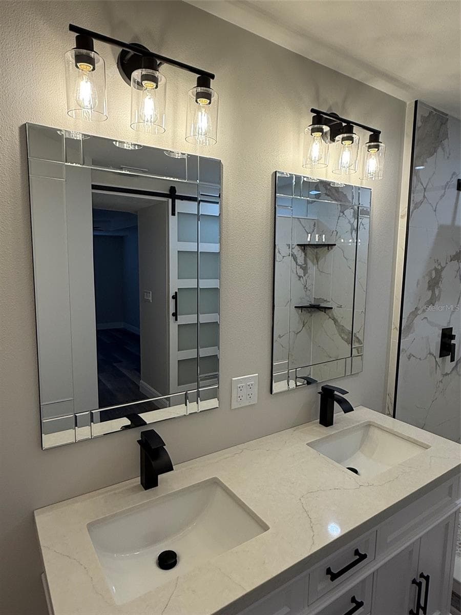 Primary Bathroom - 8126 CASTINANGO ST, ORLANDO