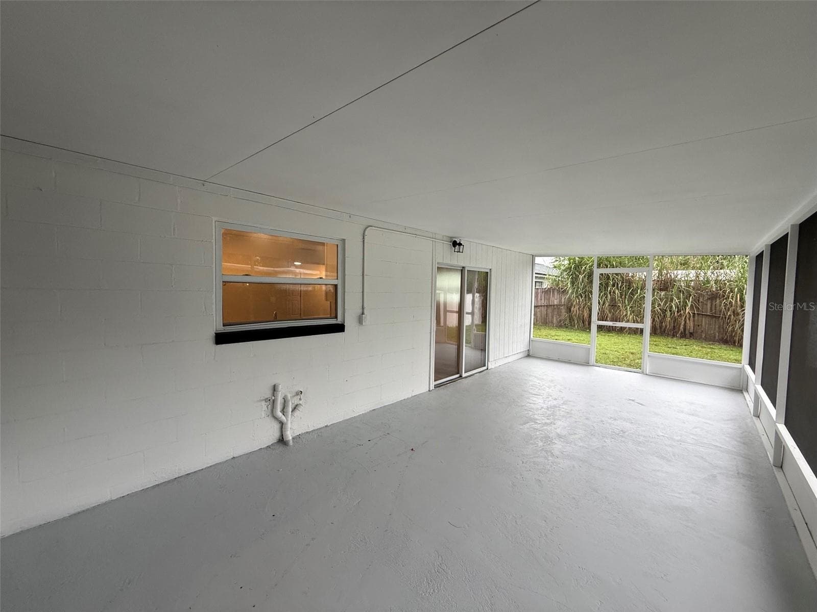 Screened in Porch - 8126 CASTINANGO ST, ORLANDO