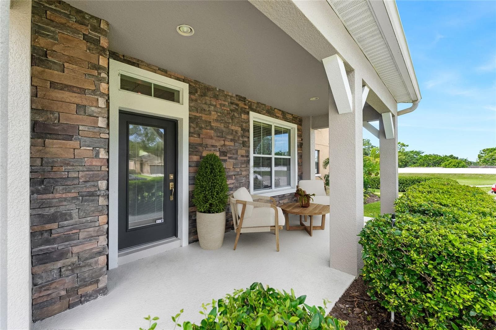 Single Family Residence at 2932 WHISTLEWOOD DR, ORLANDO, photo 3 of 56