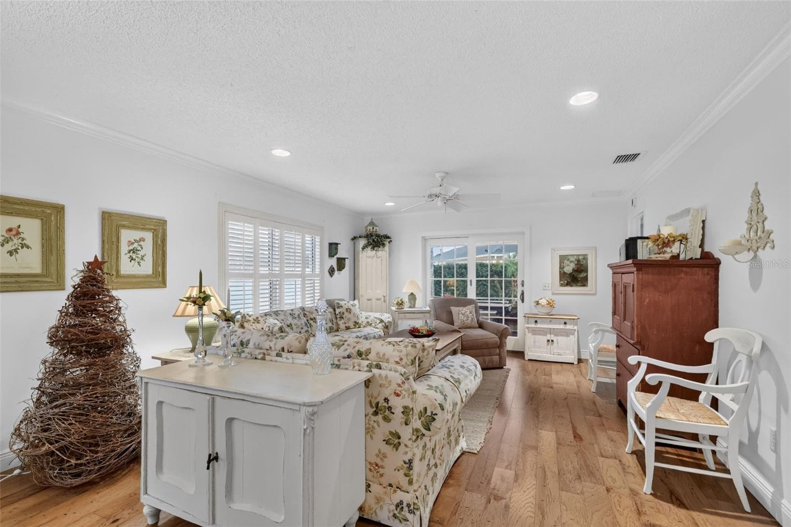 Villa at 1863 DALTON DR, THE VILLAGES, photo 9 of 38