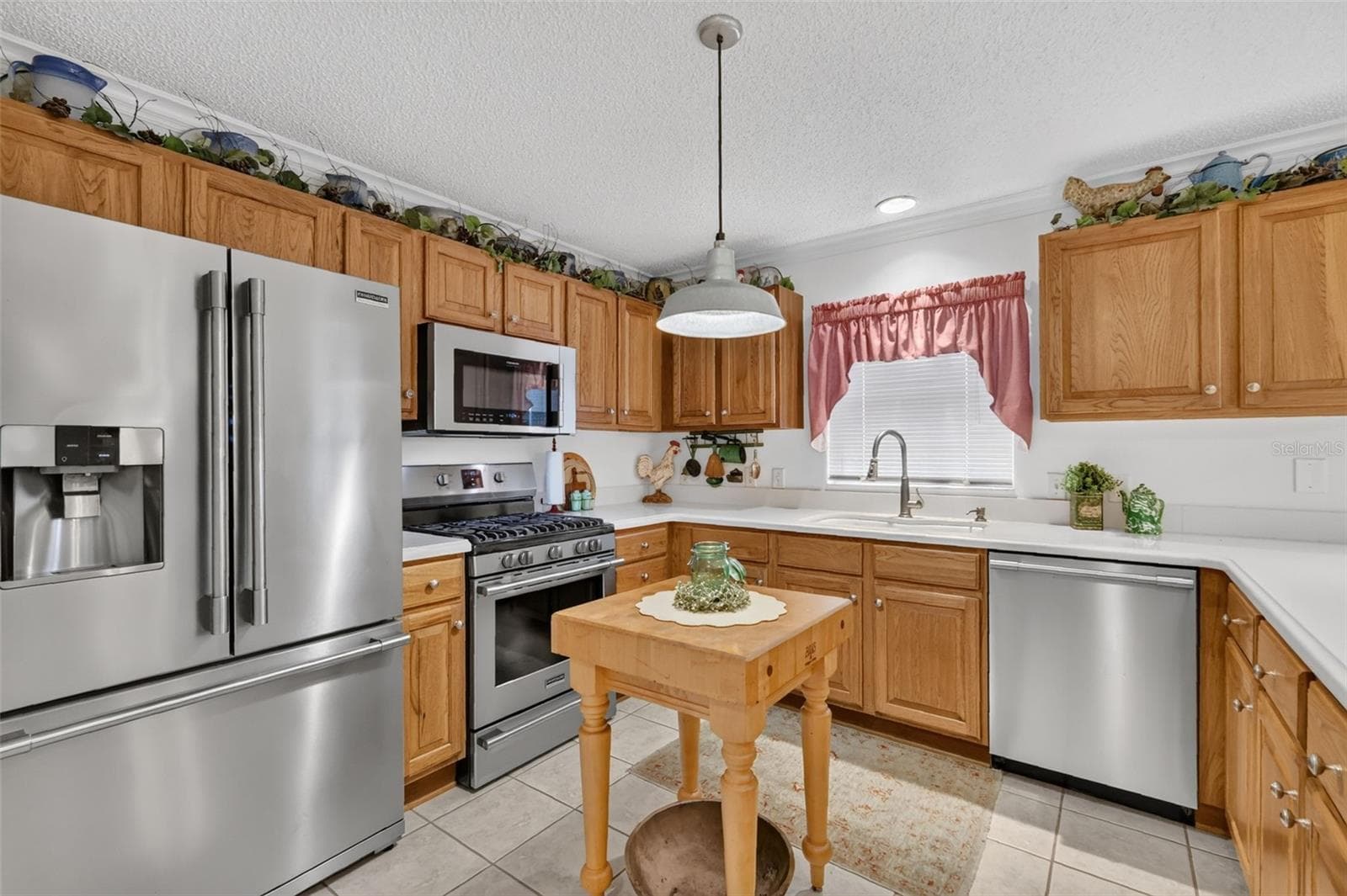 Villa at 1863 DALTON DR, THE VILLAGES, photo 14 of 38