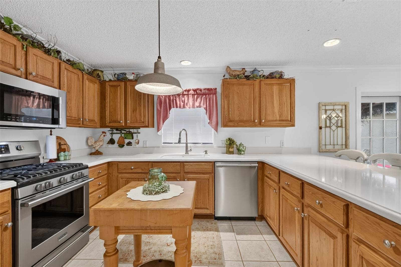 Villa at 1863 DALTON DR, THE VILLAGES, photo 15 of 38