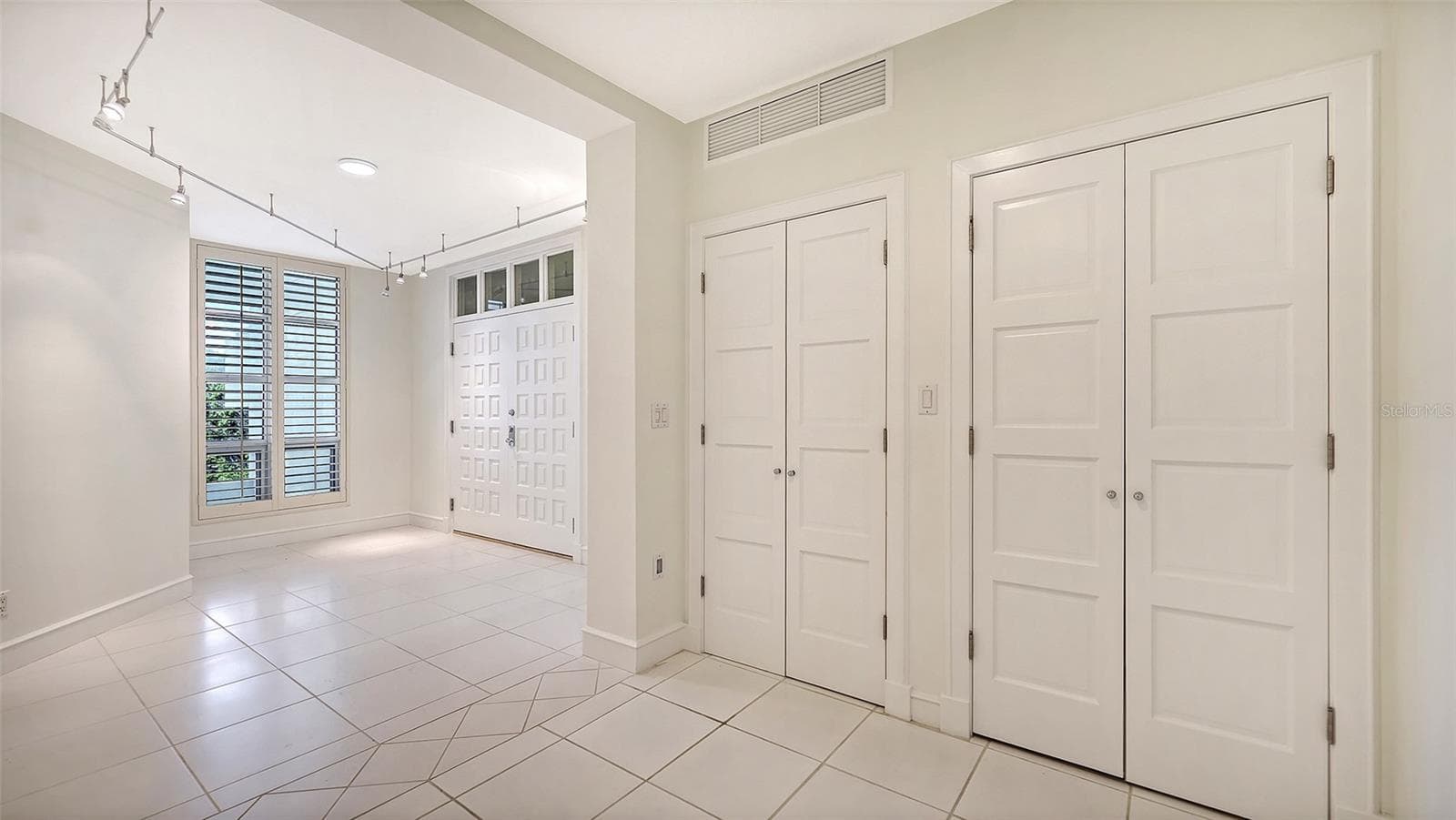 Condominium at 2550 HARBOURSIDE DR #334, LONGBOAT KEY, photo 8 of 64