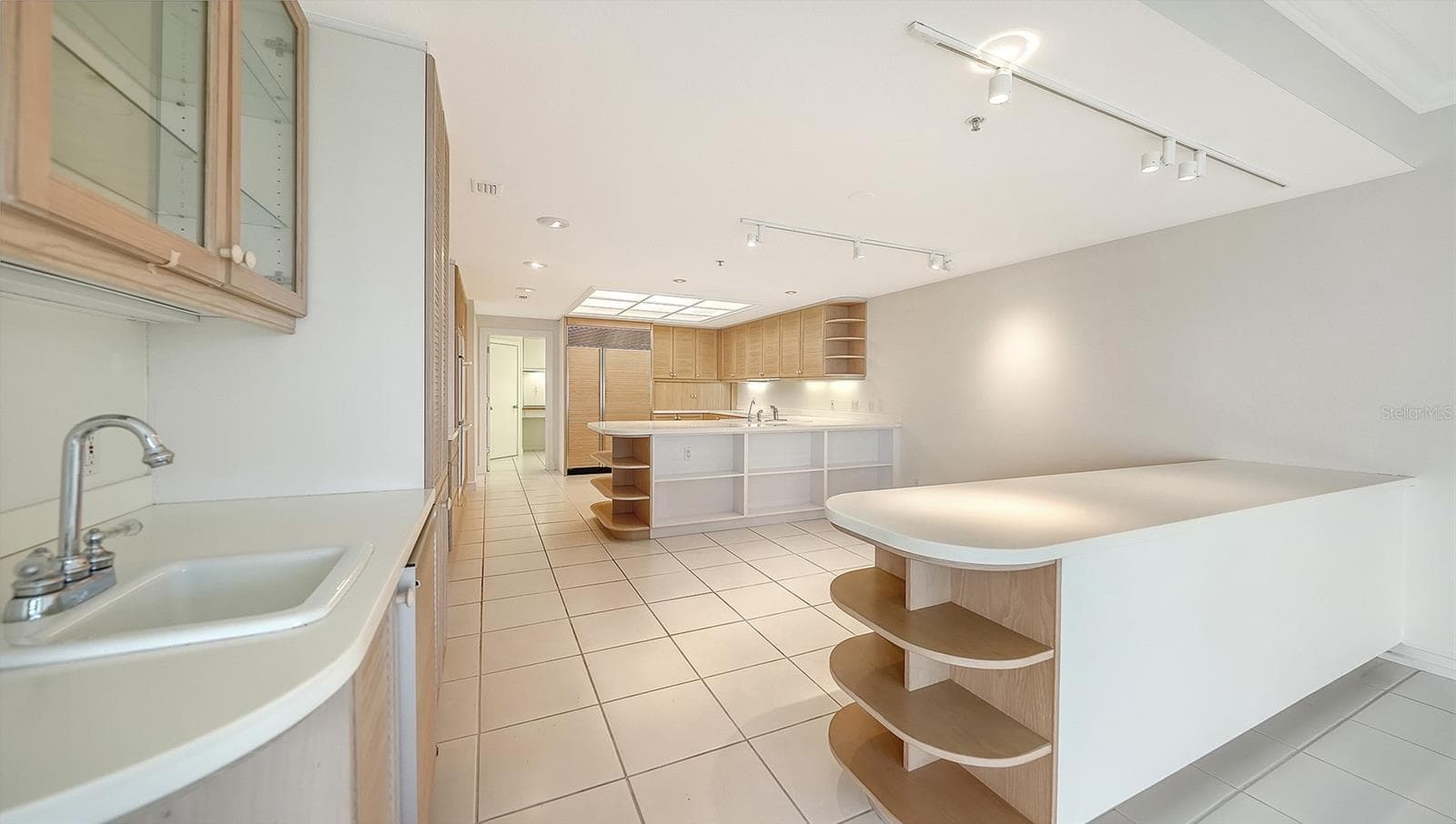 Eat in Kitchen - 2550 HARBOURSIDE DR #334, LONGBOAT KEY
