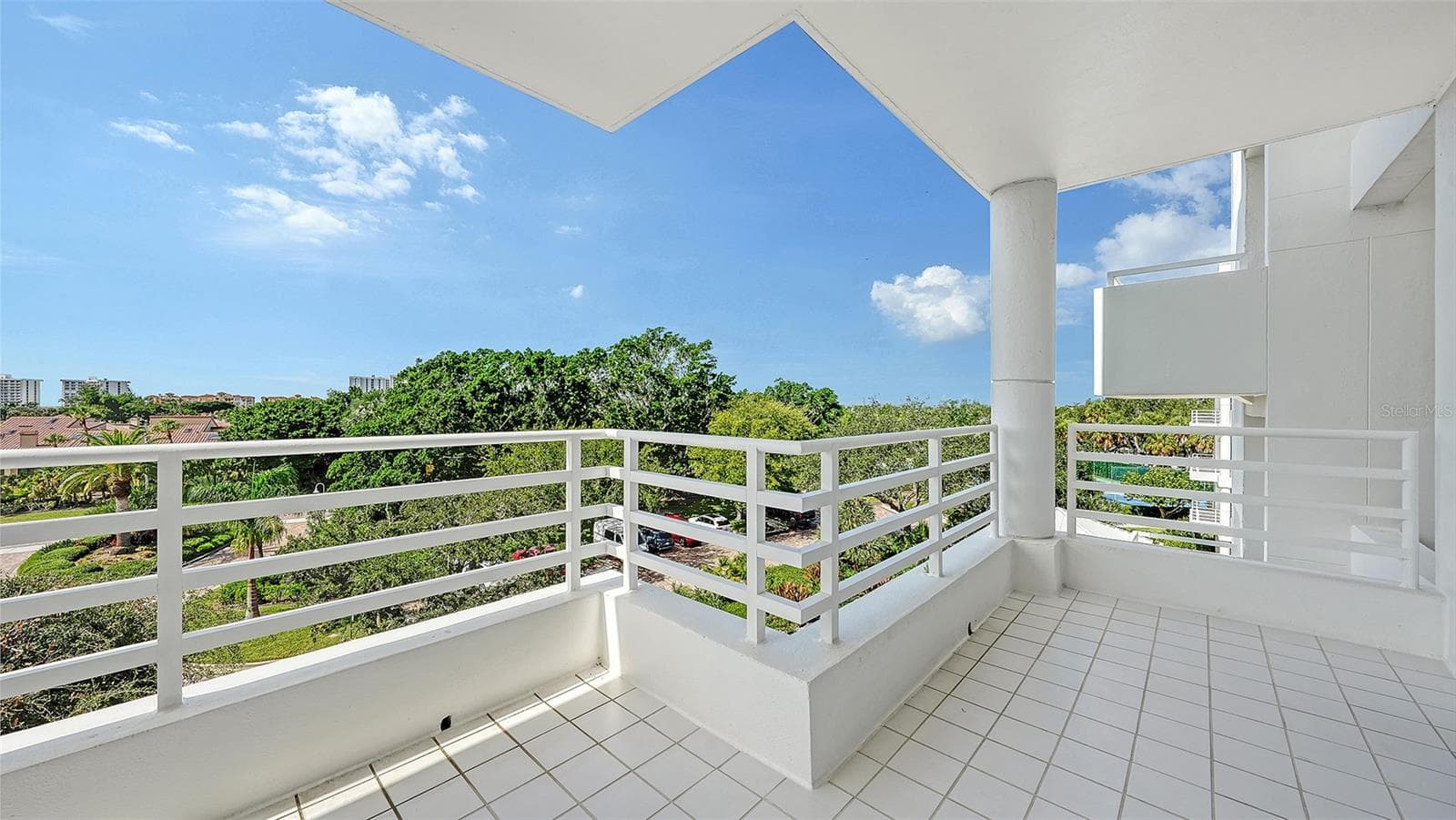 Peek a Boo Views of Gulf - 2550 HARBOURSIDE DR #334, LONGBOAT KEY
