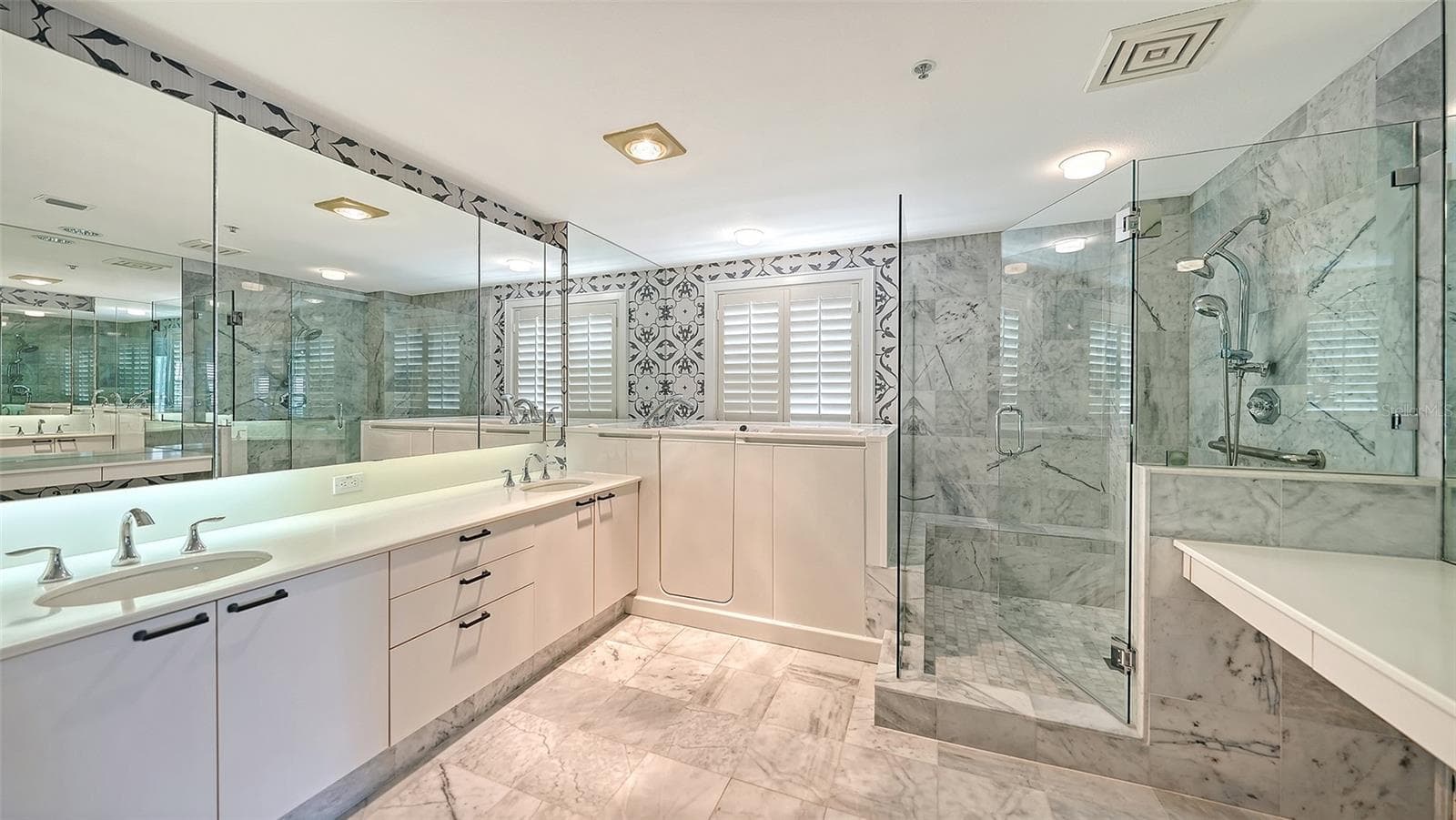 Master Bathroom - 2550 HARBOURSIDE DR #334, LONGBOAT KEY