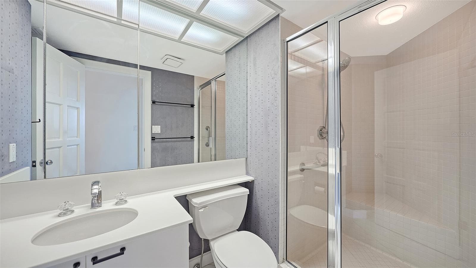 Ensuite Bathroom - 2550 HARBOURSIDE DR #334, LONGBOAT KEY