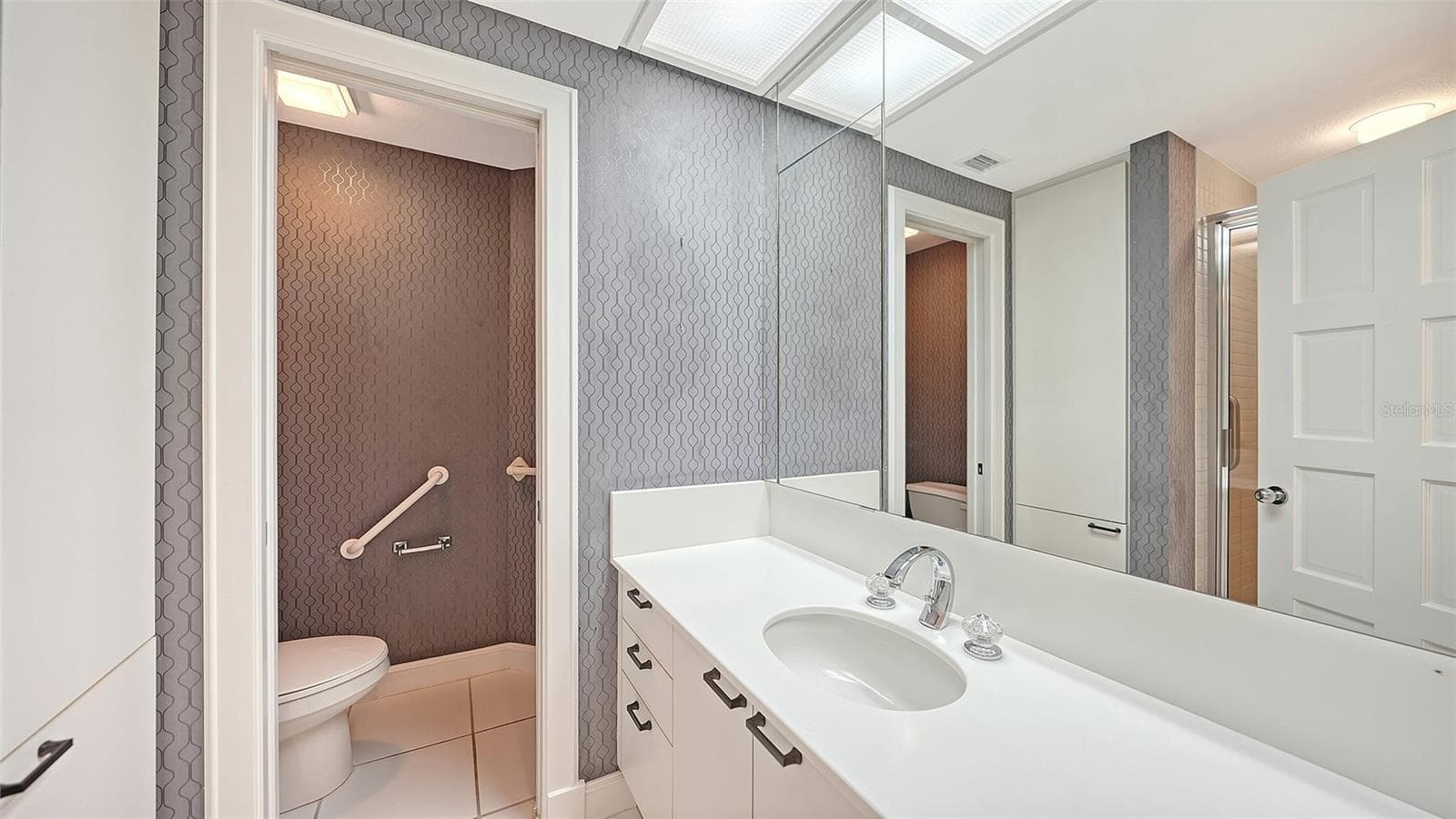 Ensuite Bathroom - 2550 HARBOURSIDE DR #334, LONGBOAT KEY