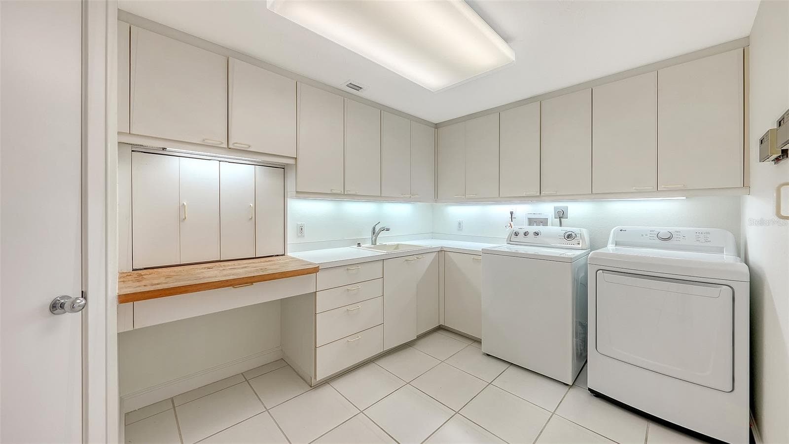 Utility Room - 2550 HARBOURSIDE DR #334, LONGBOAT KEY