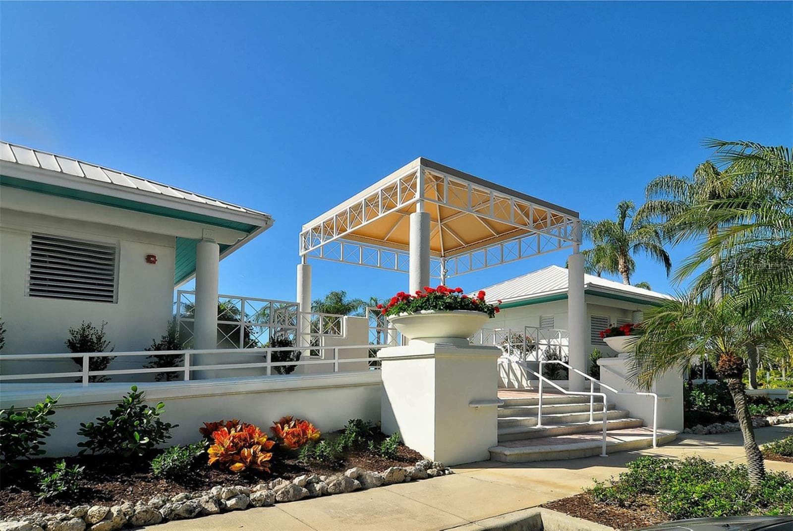 Community Pool Entrance - 2550 HARBOURSIDE DR #334, LONGBOAT KEY