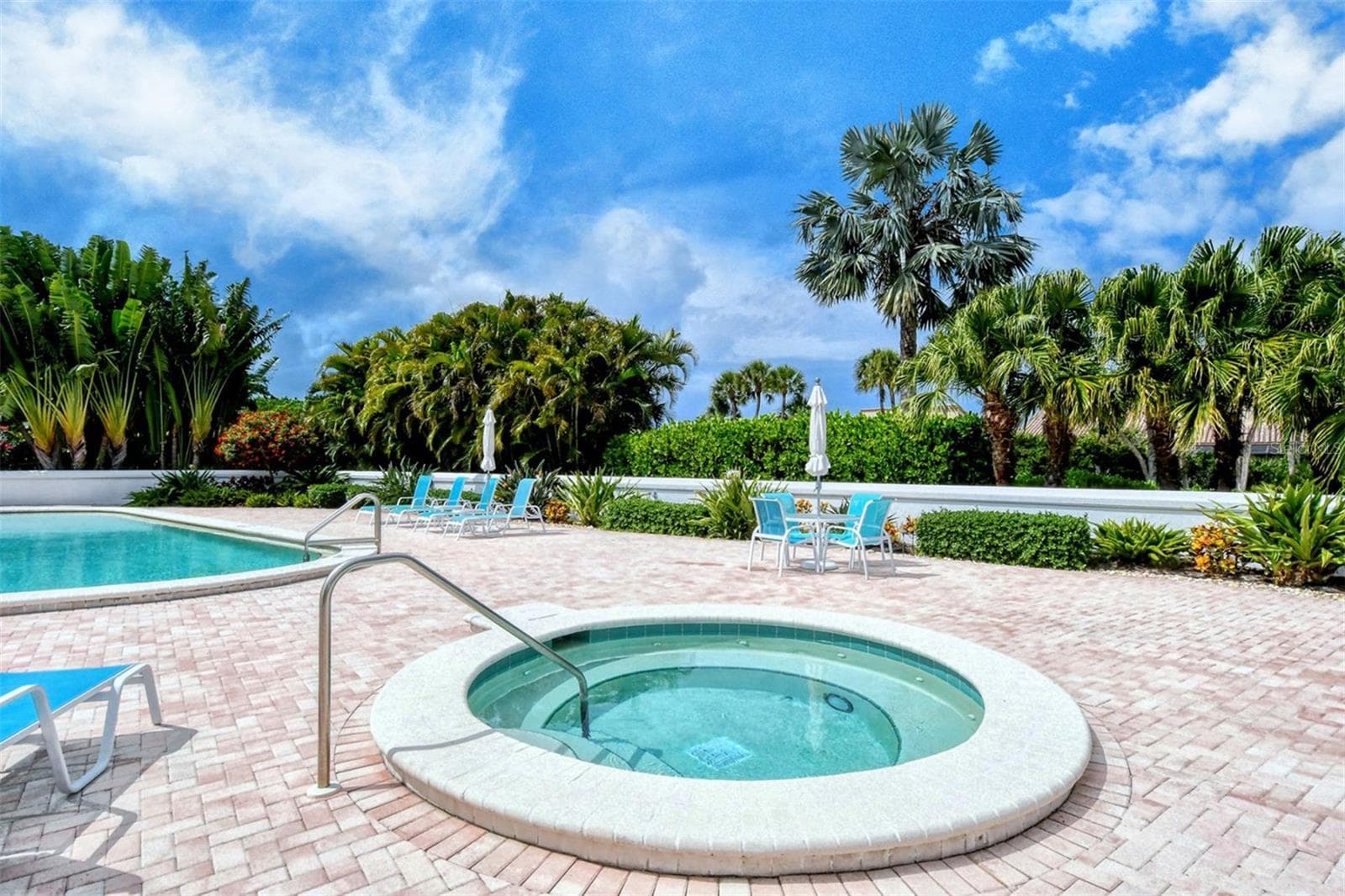 Spa - 2550 HARBOURSIDE DR #334, LONGBOAT KEY