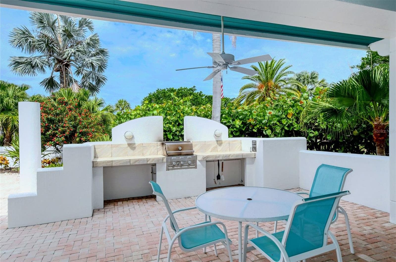 Grilling - 2550 HARBOURSIDE DR #334, LONGBOAT KEY