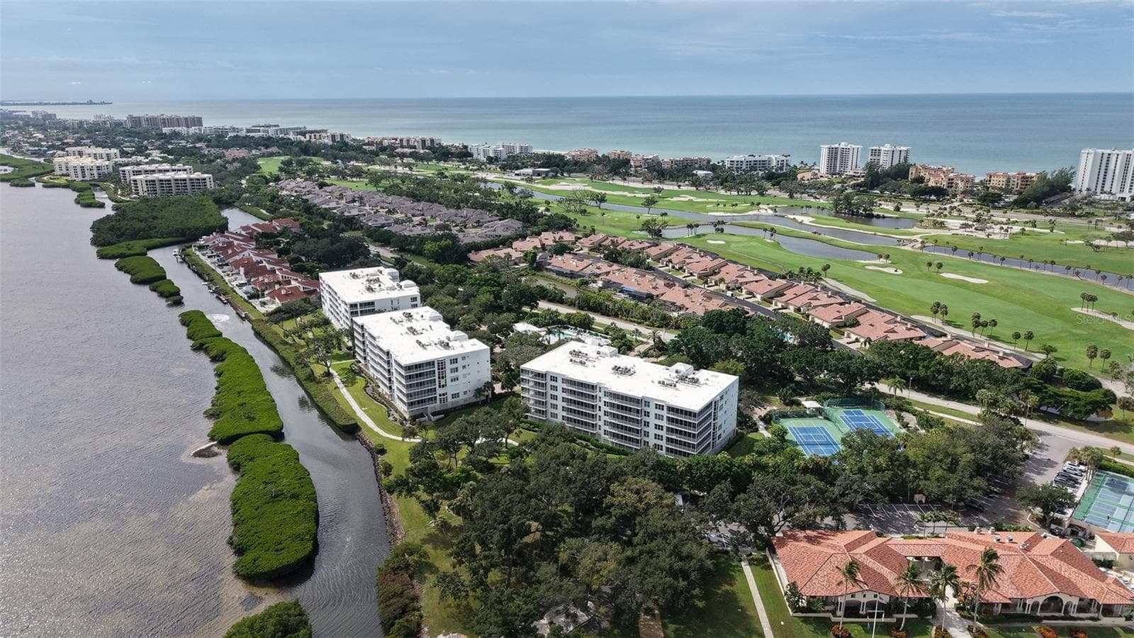 Walking Trails Along the Bay - 2550 HARBOURSIDE DR #334, LONGBOAT KEY