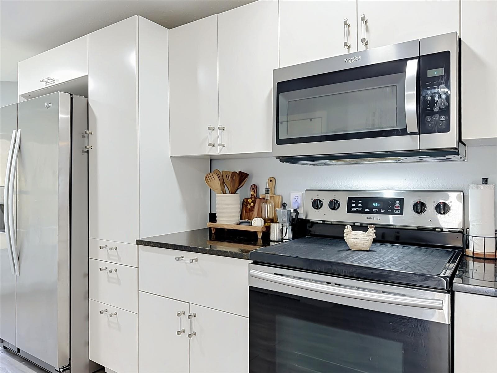 Manufactured Home at 18452 AMITYVILLE DR, ORLANDO, photo 15 of 46
