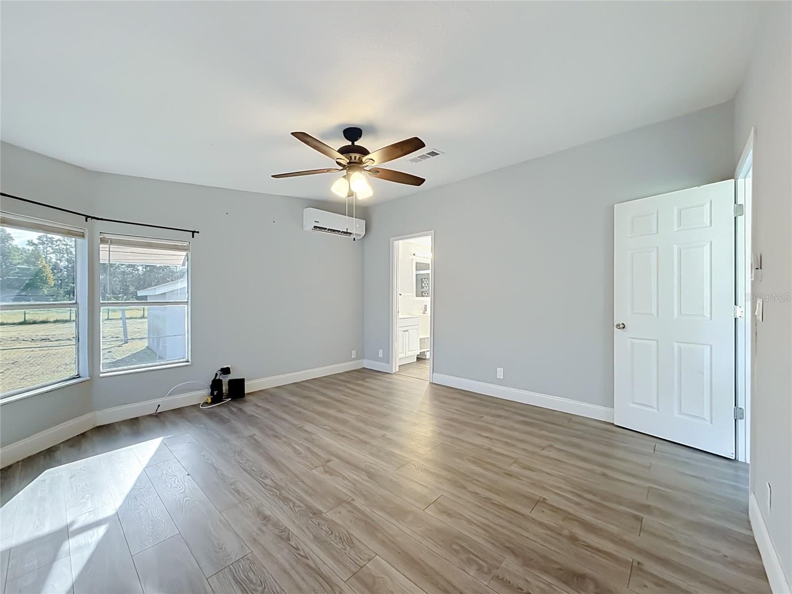 Manufactured Home at 18452 AMITYVILLE DR, ORLANDO, photo 29 of 46