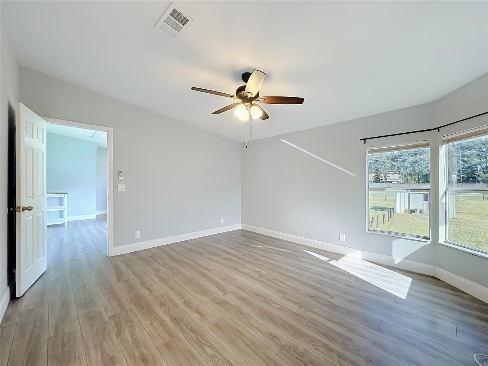Manufactured Home at 18452 AMITYVILLE DR, ORLANDO, photo 30 of 46