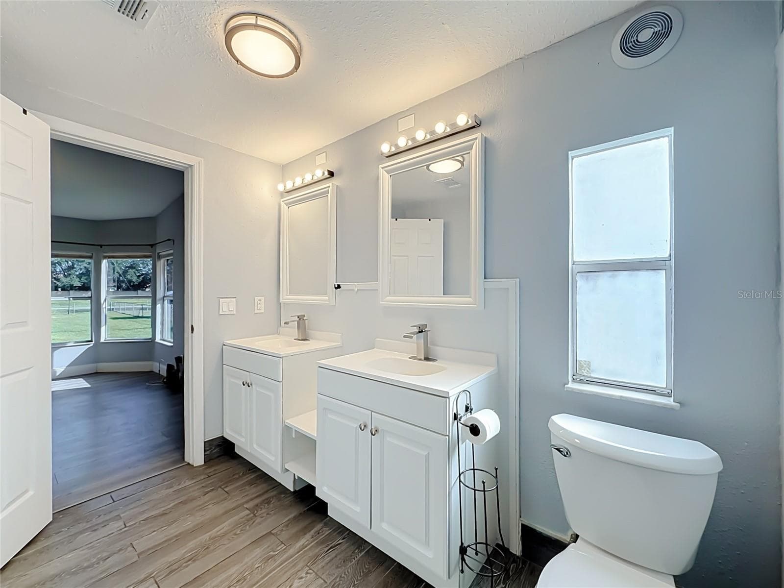 Manufactured Home at 18452 AMITYVILLE DR, ORLANDO, photo 32 of 46