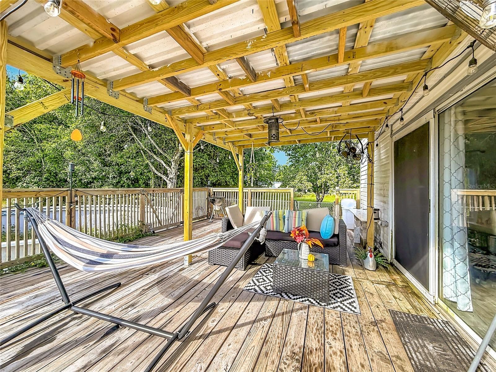Manufactured Home at 18452 AMITYVILLE DR, ORLANDO, photo 36 of 46