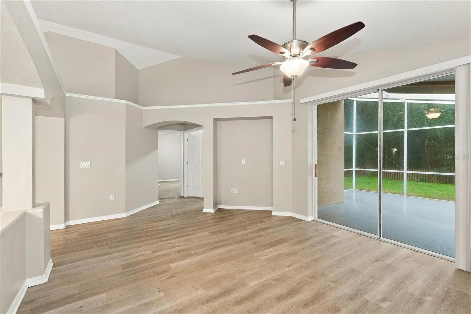 Single Family Residence at 8608 BUTTONBUSH CT, TAMPA, photo 4 of 43
