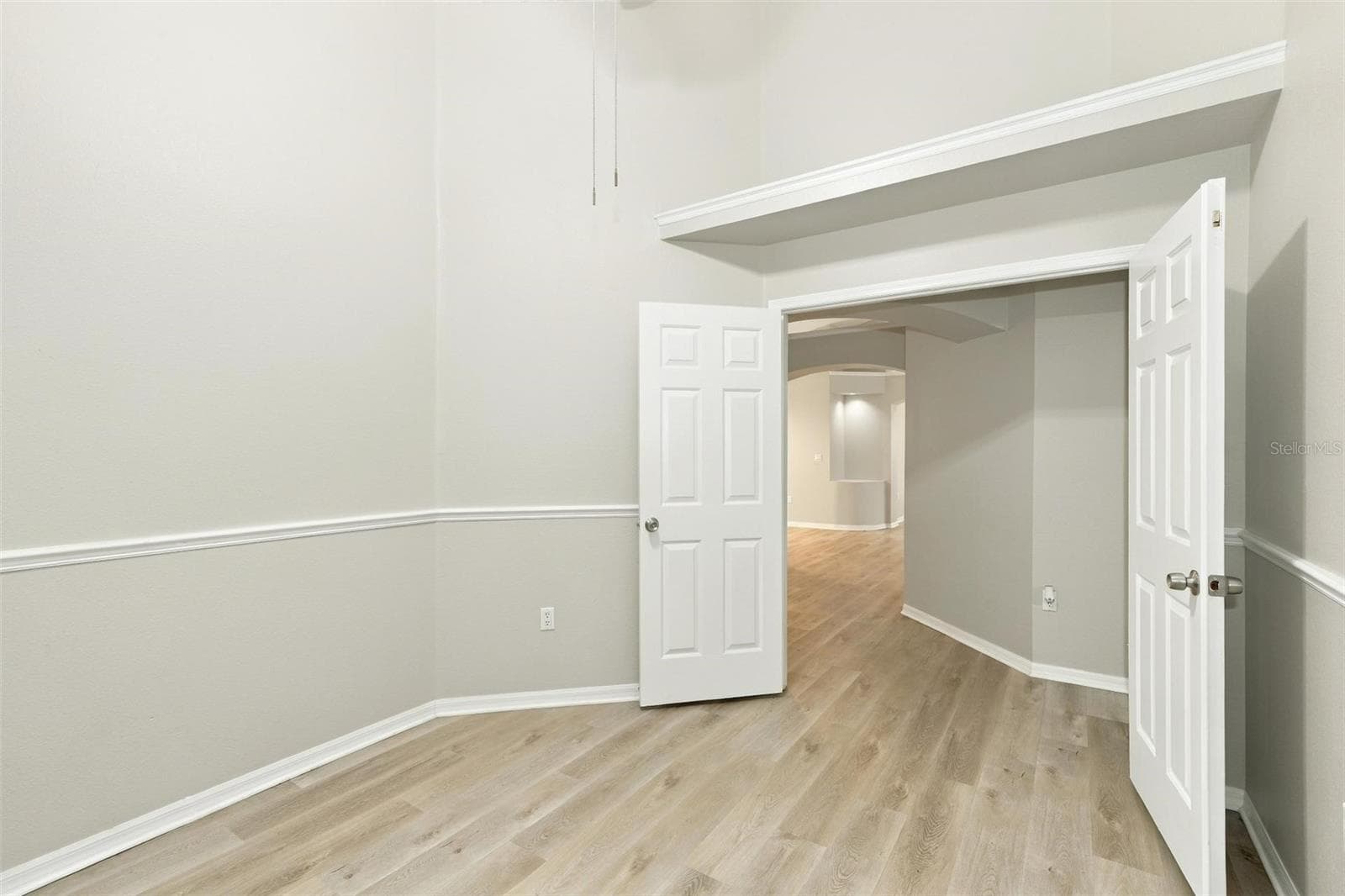 Single Family Residence at 8608 BUTTONBUSH CT, TAMPA, photo 6 of 43