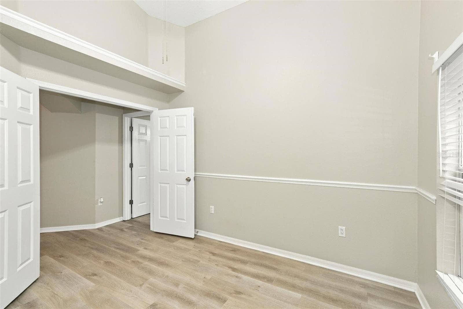 Single Family Residence at 8608 BUTTONBUSH CT, TAMPA, photo 7 of 43