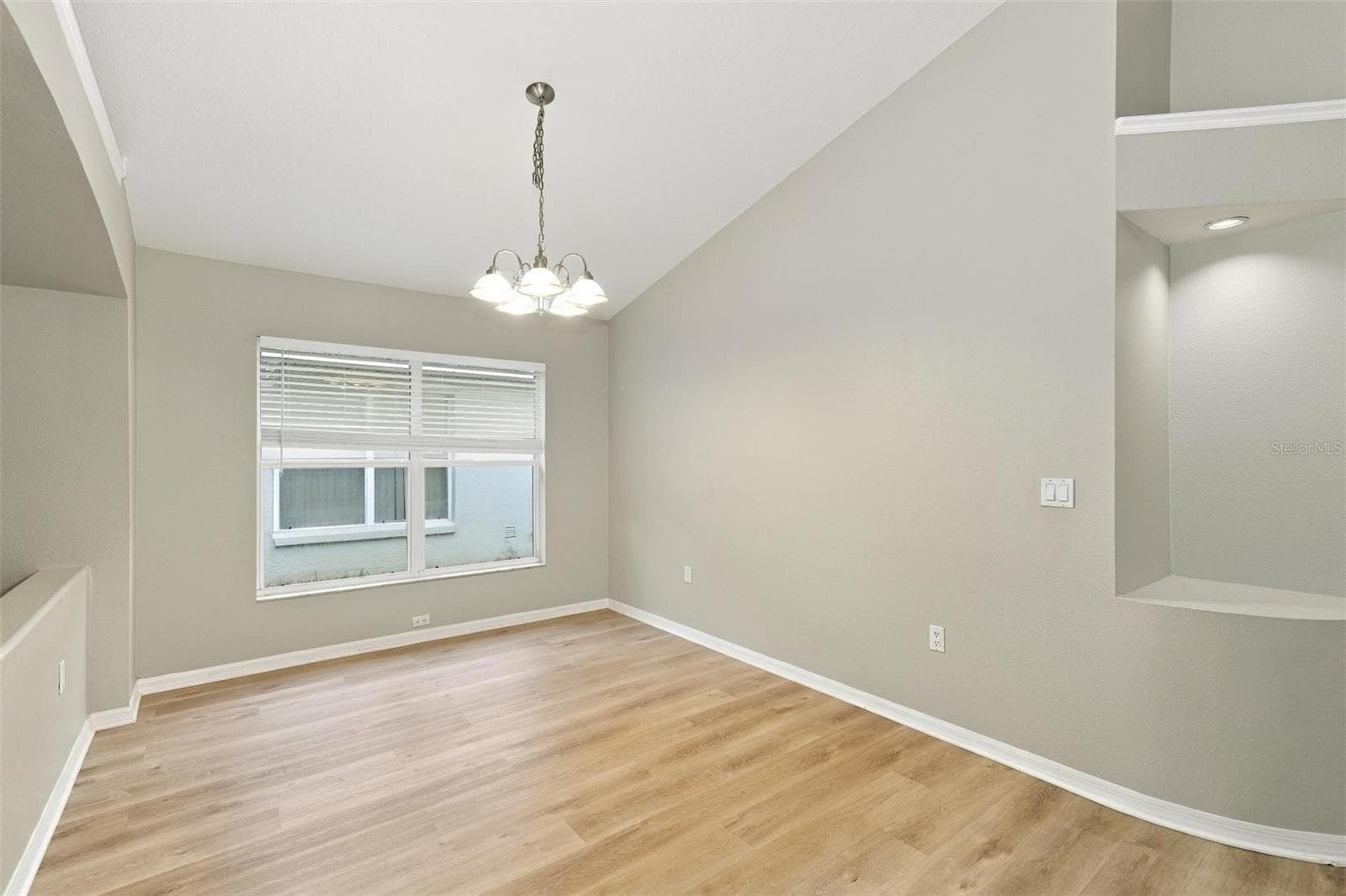 Single Family Residence at 8608 BUTTONBUSH CT, TAMPA, photo 14 of 43