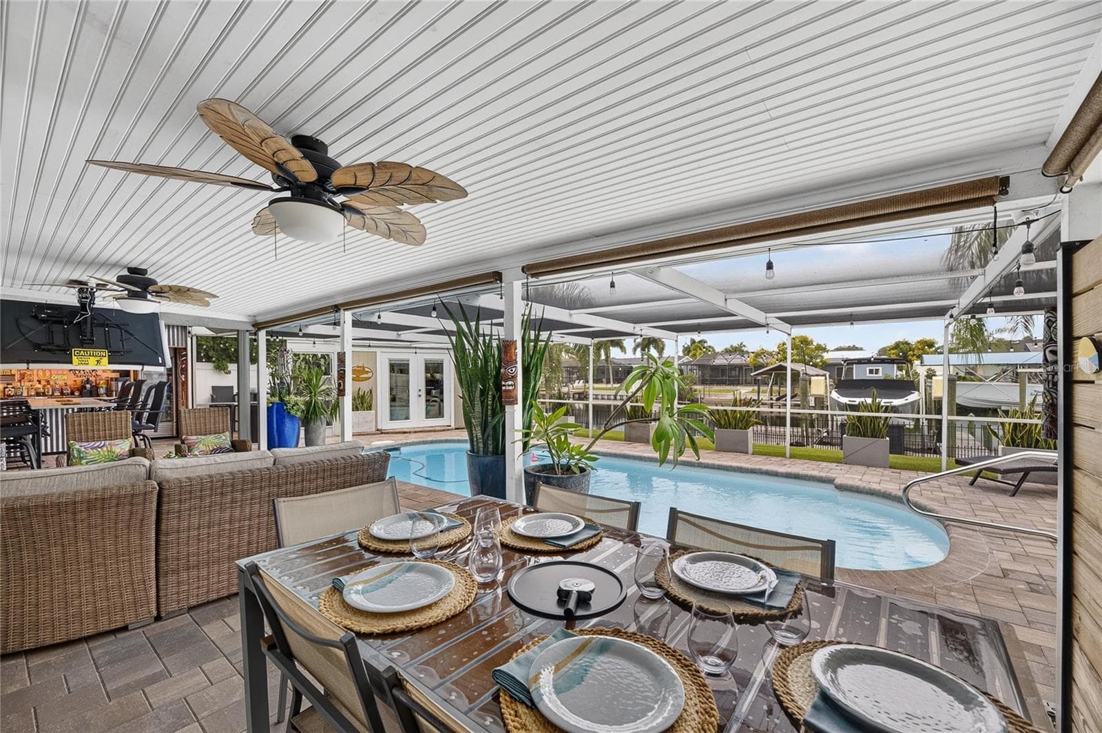 One Incredible Spacious Lanai! - 6510 SOLITAIRE PALM WAY, APOLLO BEACH