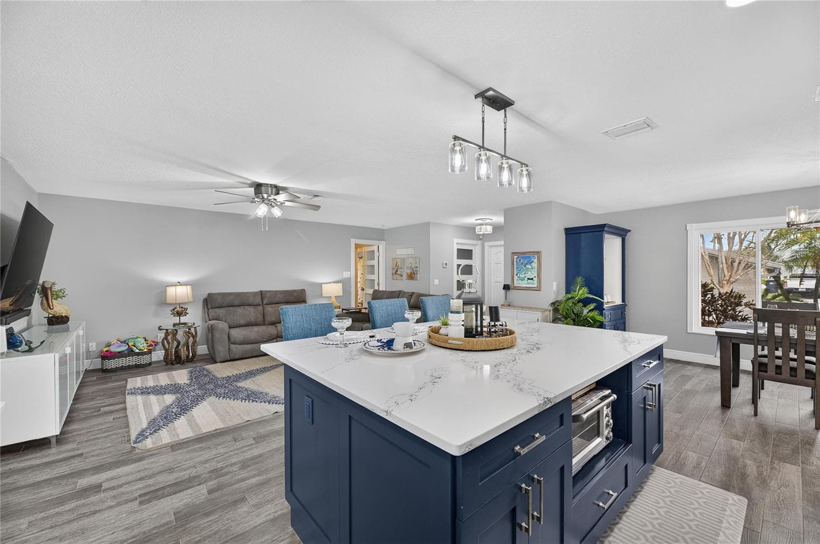 See How It All Ties Together!! Open & Just Perfect For Entertaining! - 6510 SOLITAIRE PALM WAY, APOLLO BEACH