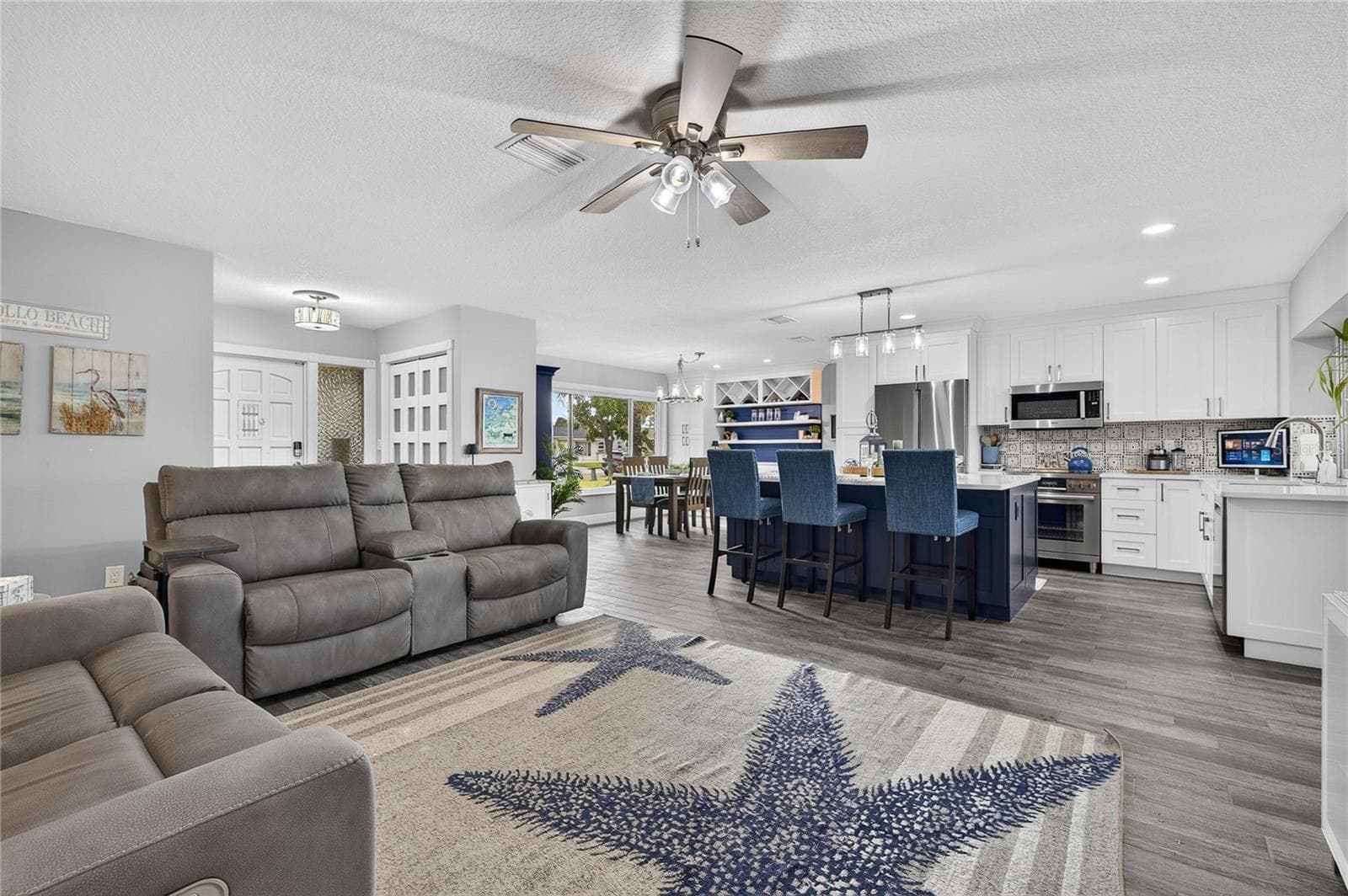 Another Reveal Of The Exceptional Openness Here!! Mostly A Rare Find In These 70's Built Apollo Beach Homes! - 6510 SOLITAIRE PALM WAY, APOLLO BEACH