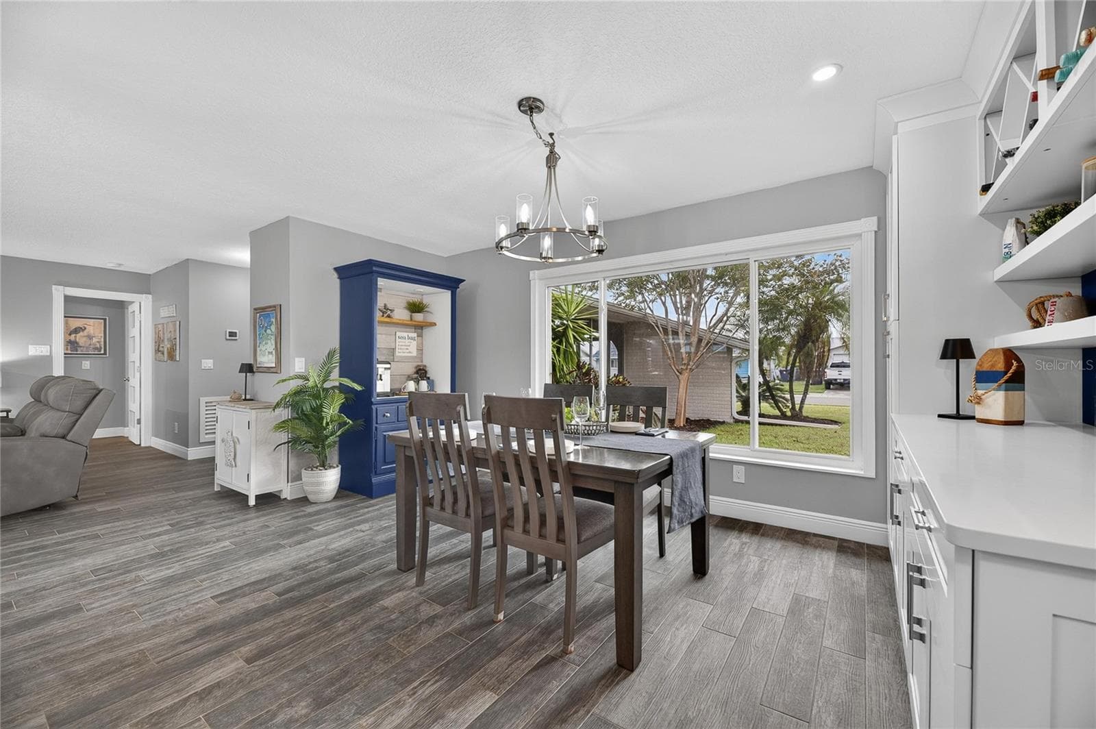 Wonderful Natural Light Pouring Thru The Large, Front, Casement & Side-Slider Window!! - 6510 SOLITAIRE PALM WAY, APOLLO BEACH