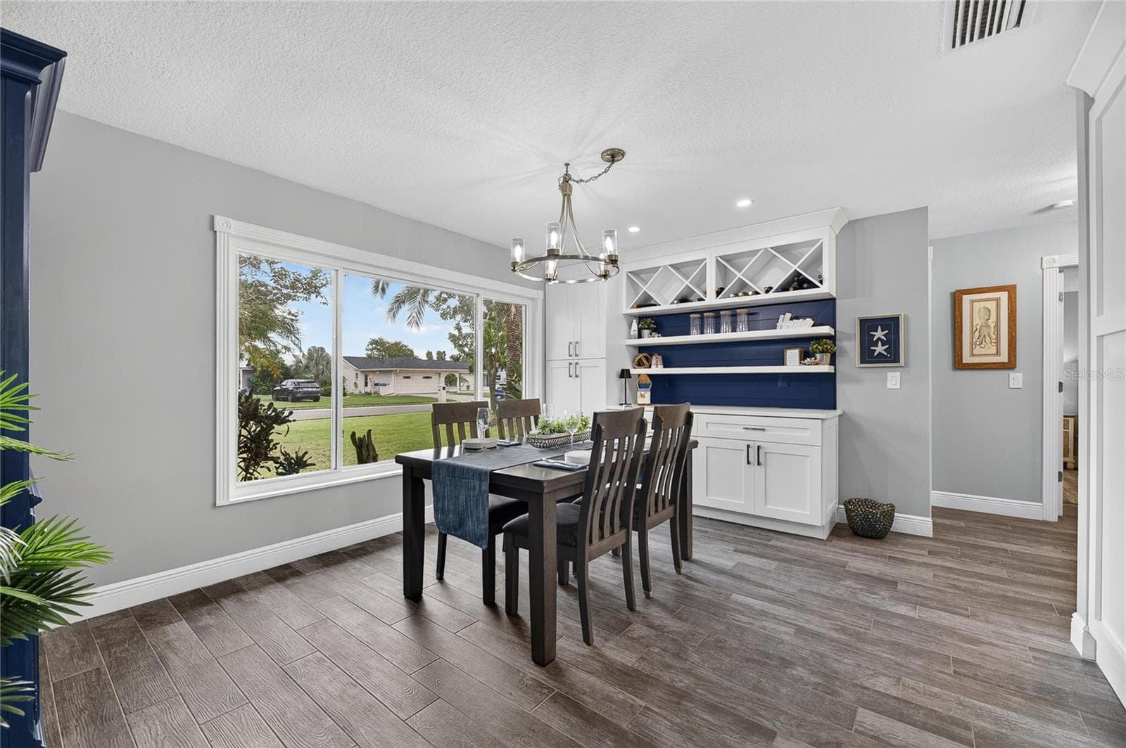 What An Awesome Built-In Coffee Bar! And That Space! Maybe Even Fit An 8-Top Here??!! - 6510 SOLITAIRE PALM WAY, APOLLO BEACH