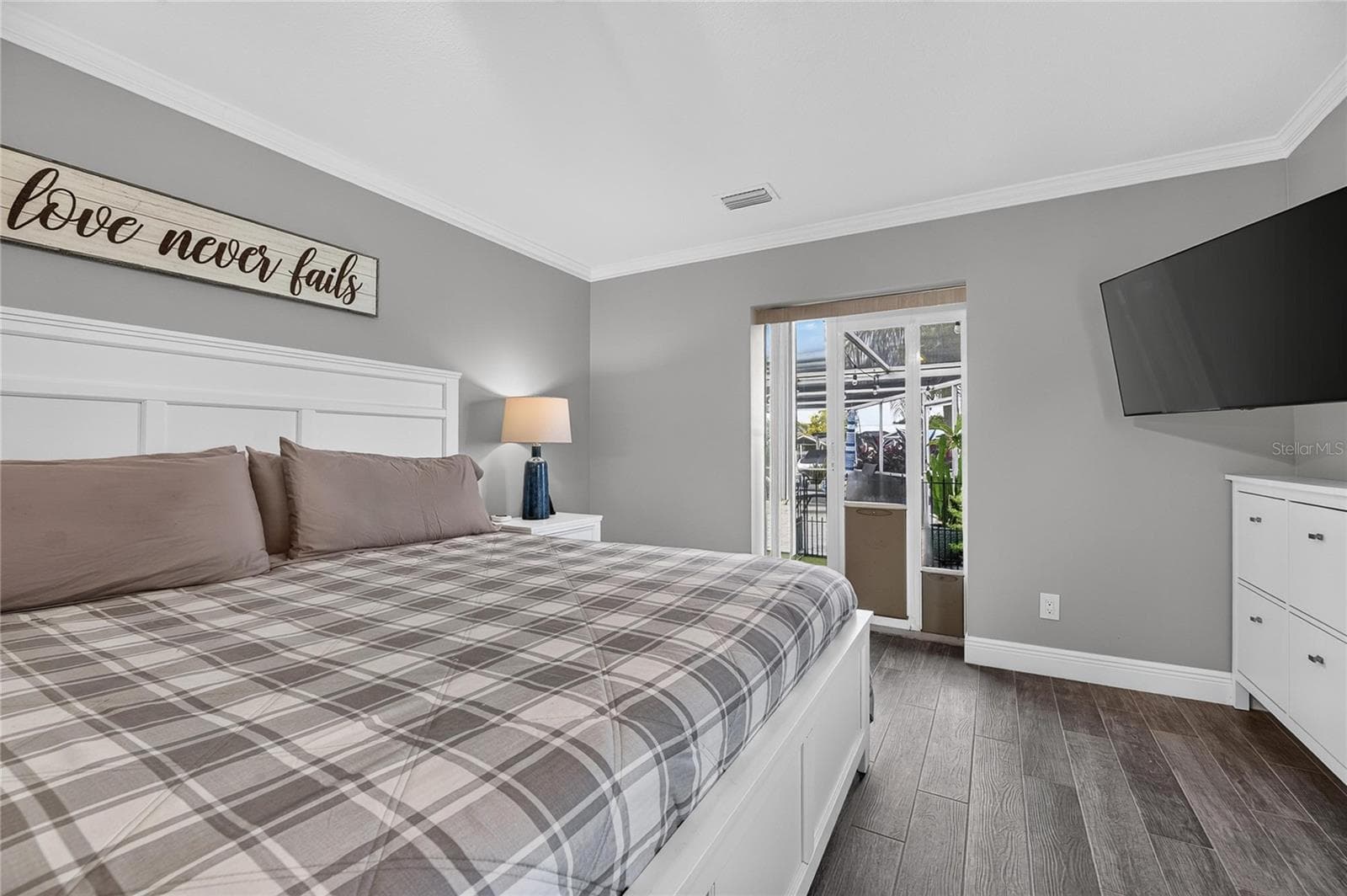 19' x 12' Comfortably Fits Your King Sized Bed! That Back Slider? Where You Can Let The Pups Out At Night Before Bed!! - 6510 SOLITAIRE PALM WAY, APOLLO BEACH