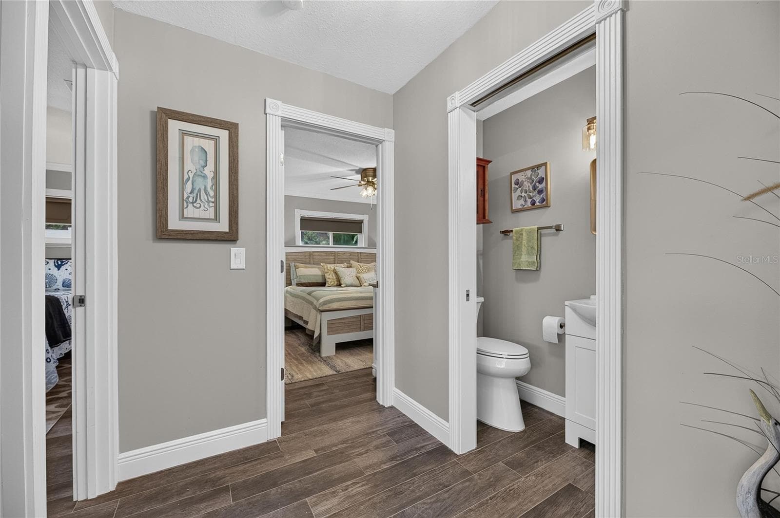 The 3rd Full Hall Bath Provides Flexibility For Family & Guests! - 6510 SOLITAIRE PALM WAY, APOLLO BEACH