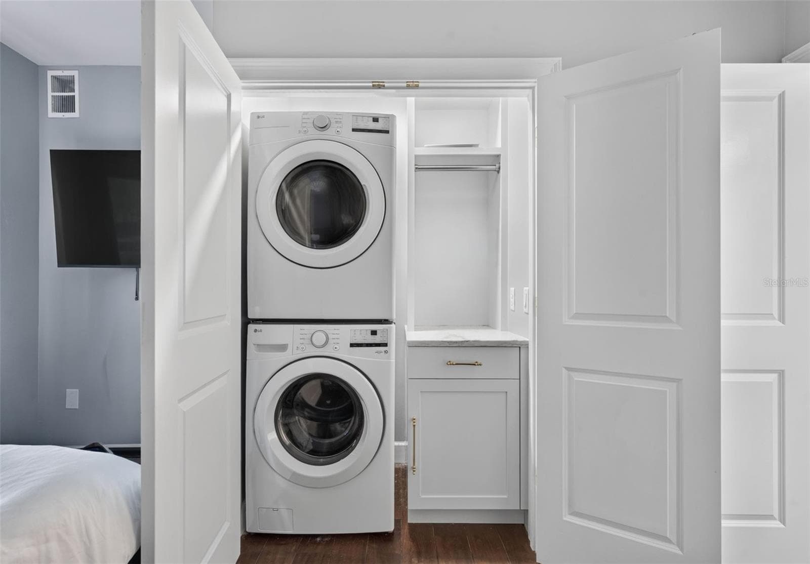 Laundry closet in secondary bedroom - 640 N PARK AVE #3, WINTER PARK