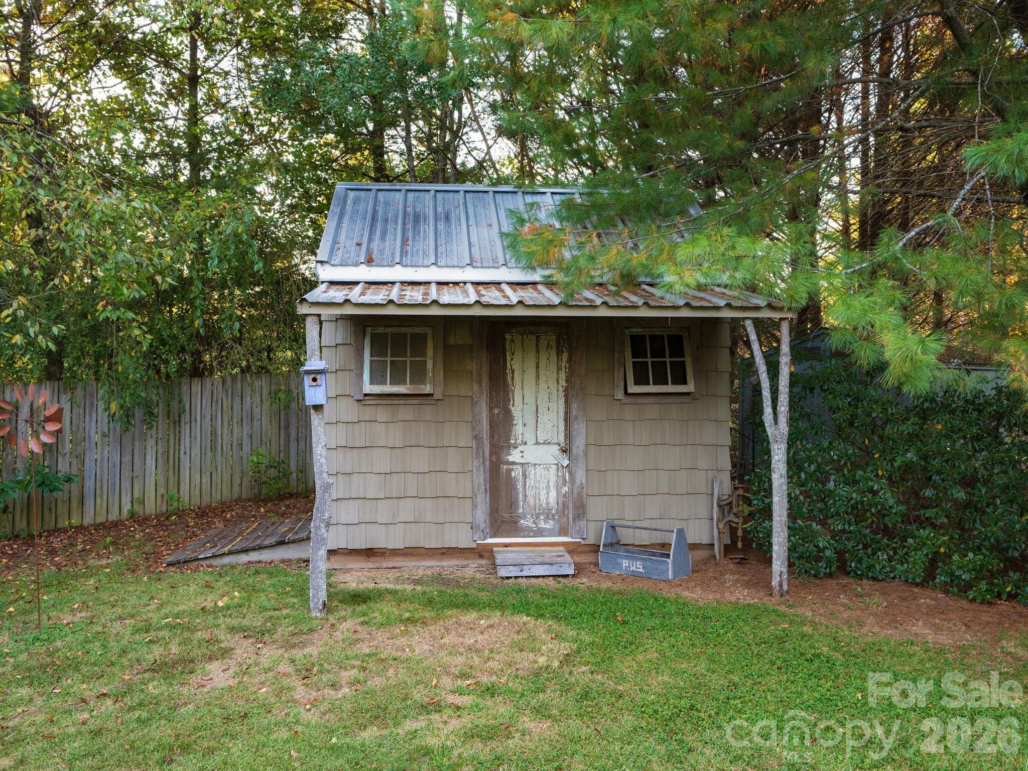 Large Garden Shed - 23 Old Applewood Lane, Hendersonville