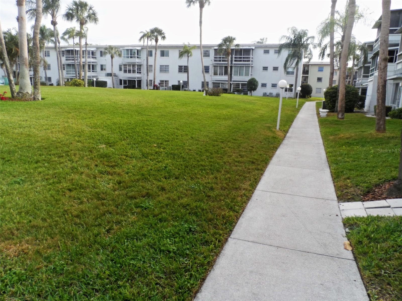 Condominium at 2083 CANAL DR #L32, BRADENTON, photo 13 of 15
