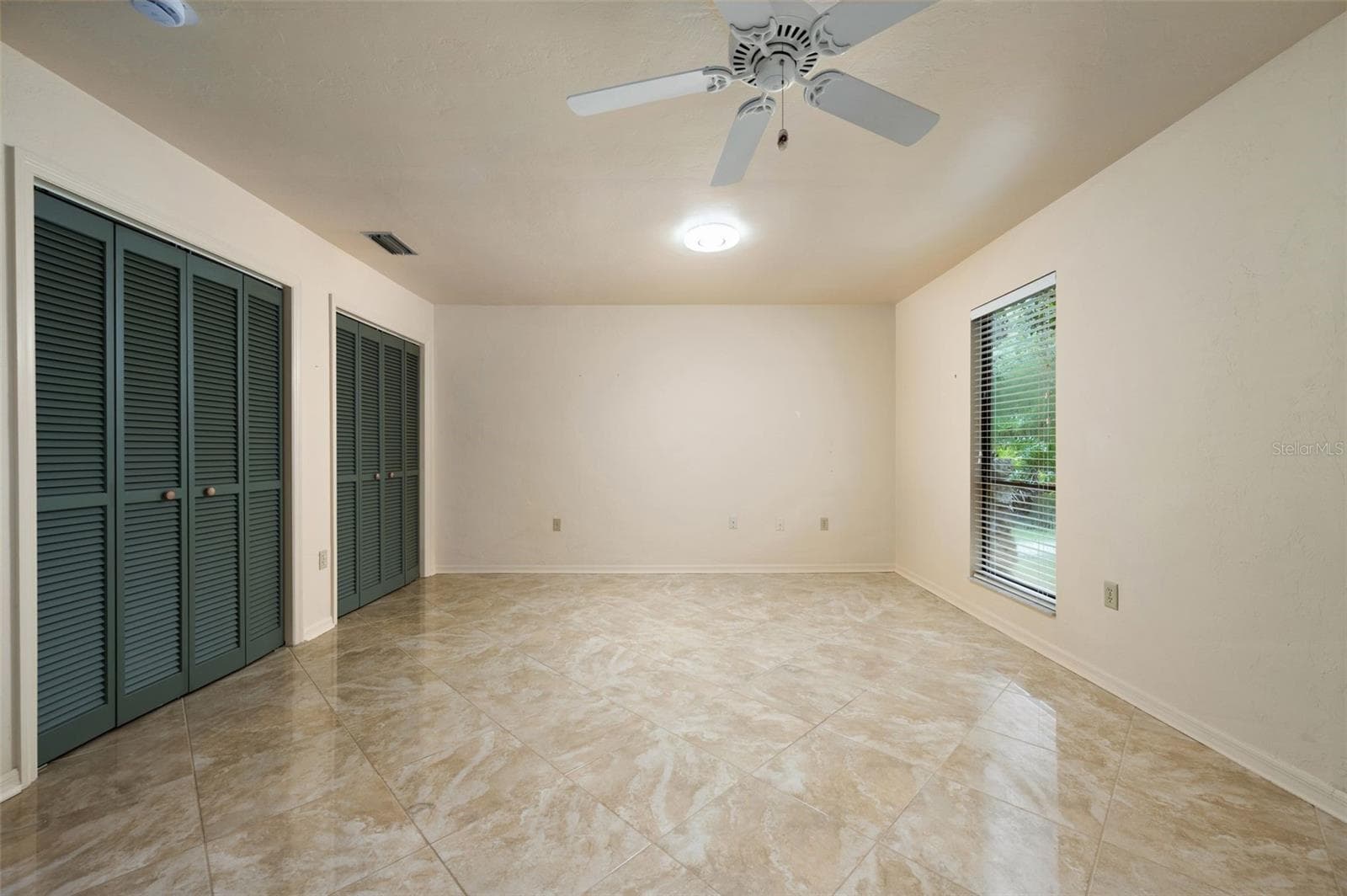 Oversized 2nd bedroom - 5306 NW 57TH WAY, GAINESVILLE
