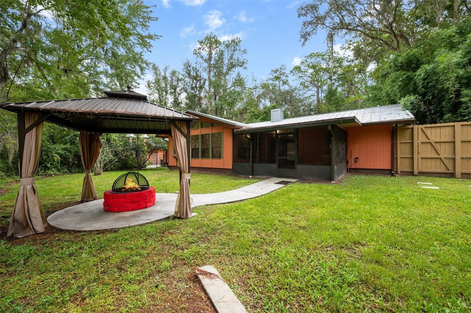 Outdoor Gazebo and Firepit - 5306 NW 57TH WAY, GAINESVILLE