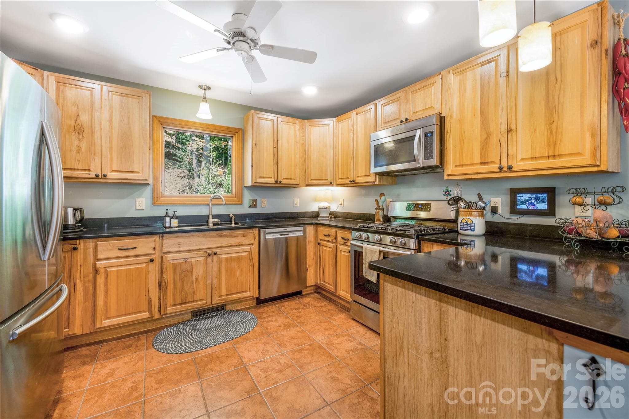 Kitchen. - 115 Laurel Wood Drive, Mars Hill