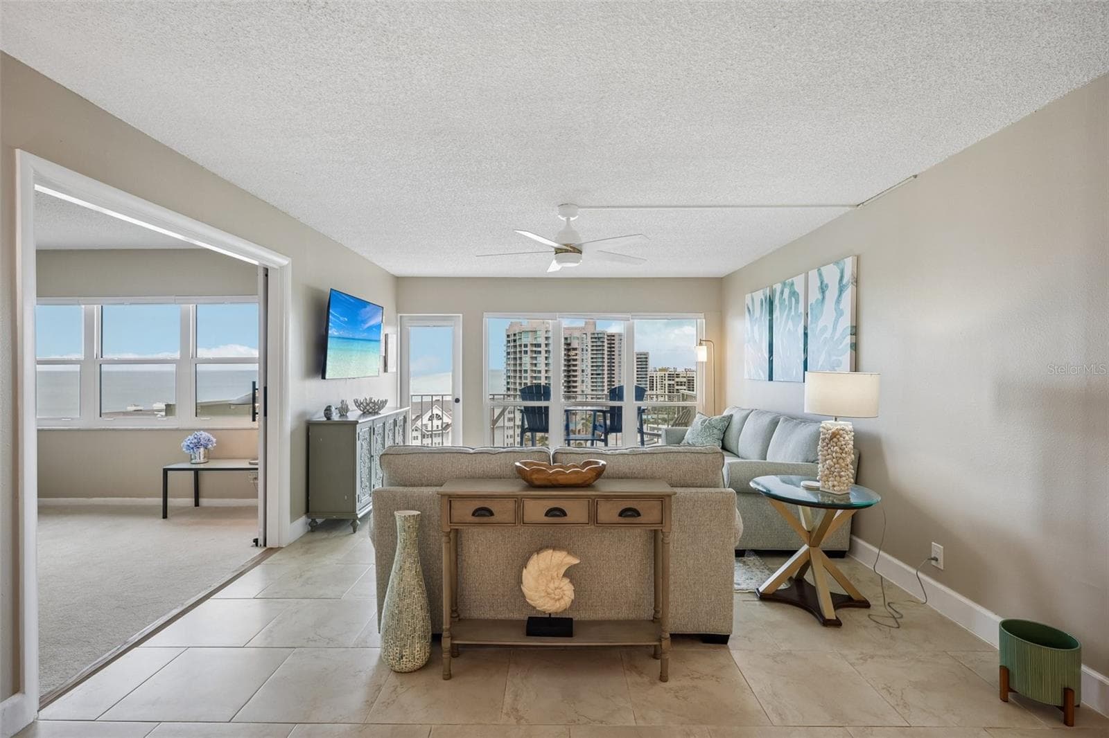 Living room - 1621 GULF BLVD #1604, CLEARWATER