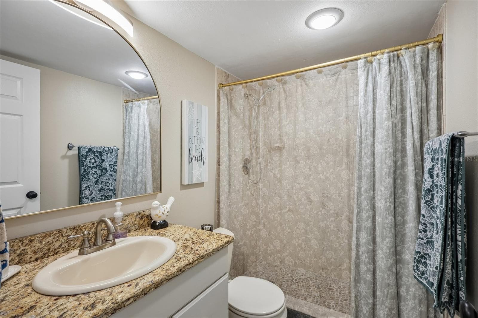 Guest Bath - 1621 GULF BLVD #1604, CLEARWATER