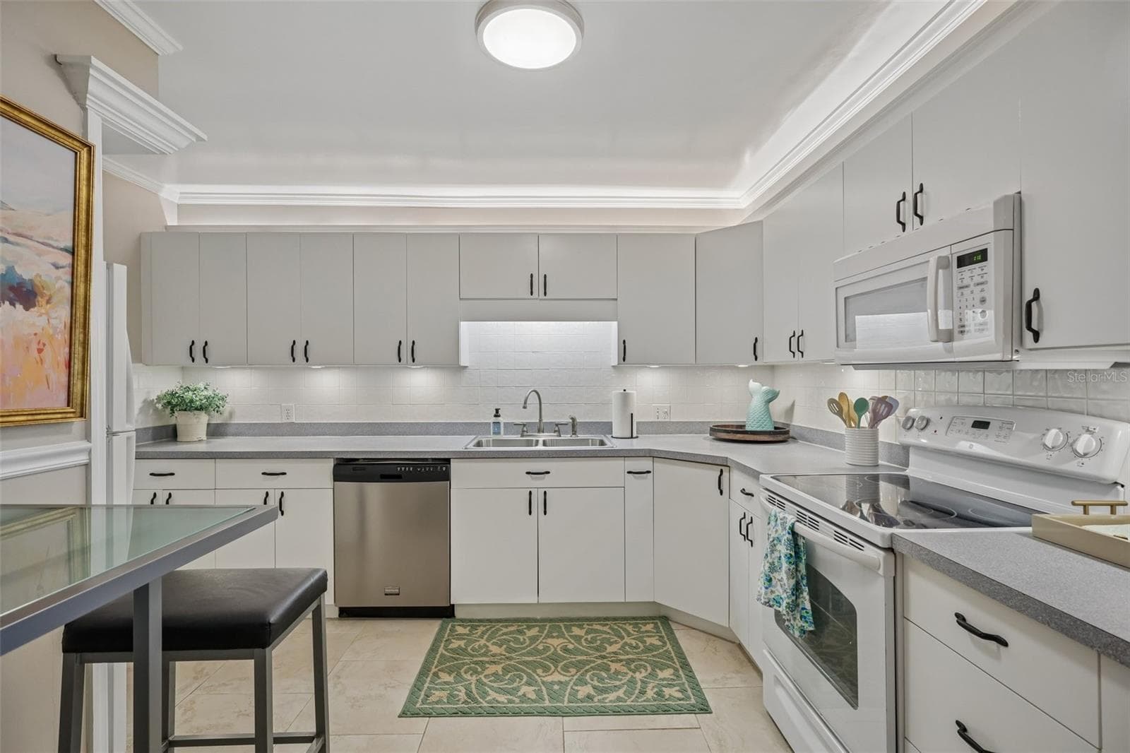 Kitchen - 1621 GULF BLVD #1604, CLEARWATER