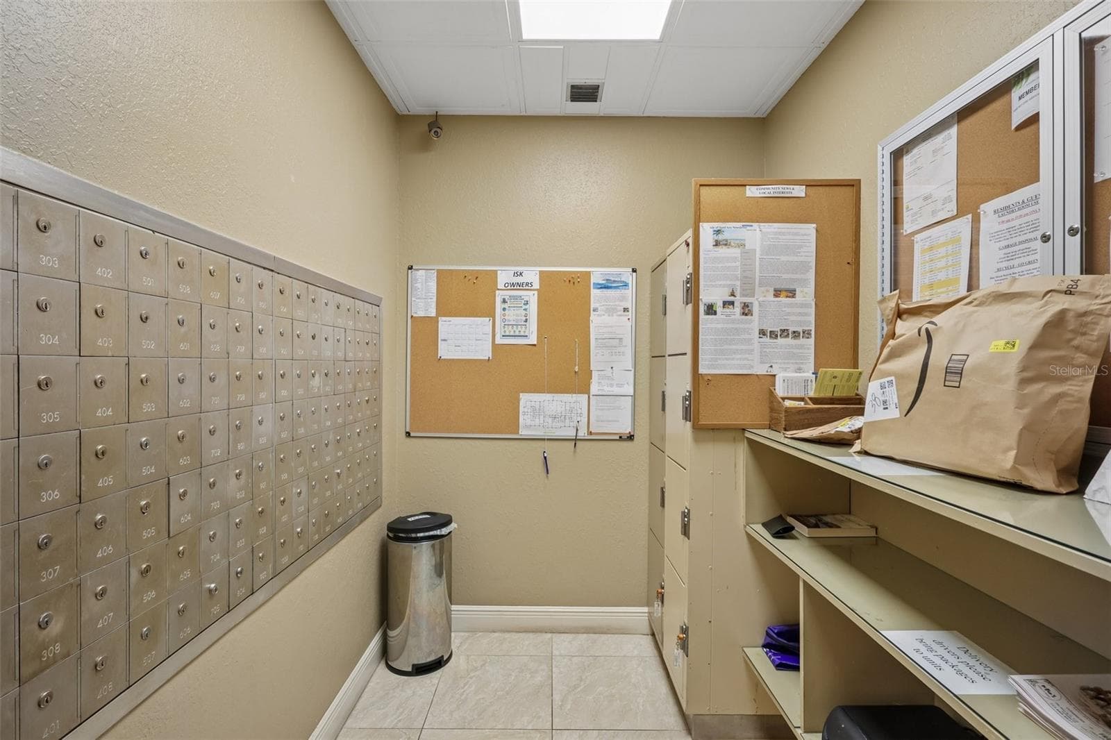 Mail Room - 1621 GULF BLVD #1604, CLEARWATER