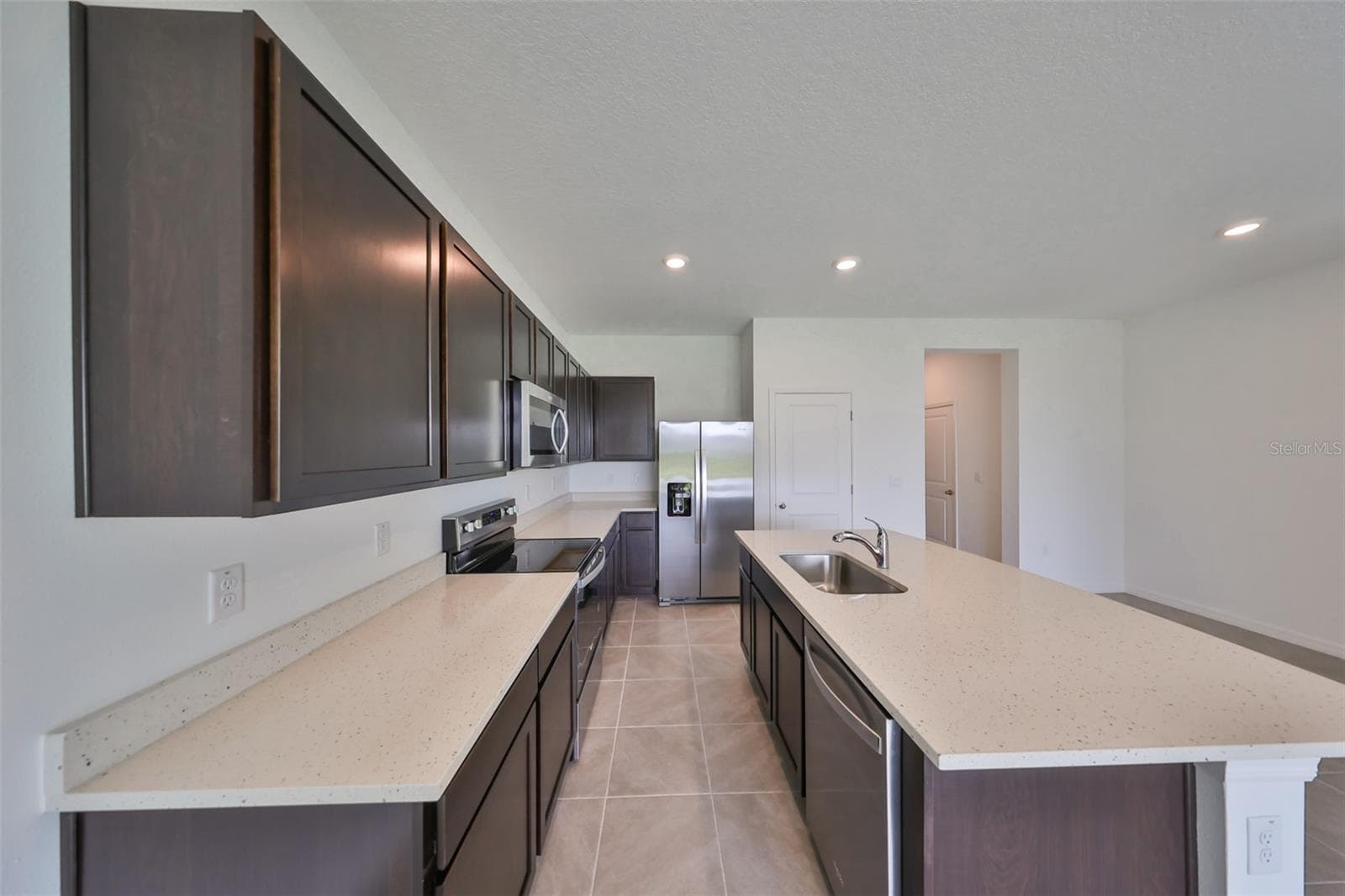 Townhouse at 3531 WHITE DANDELION CT, PLANT CITY, photo 14 of 51