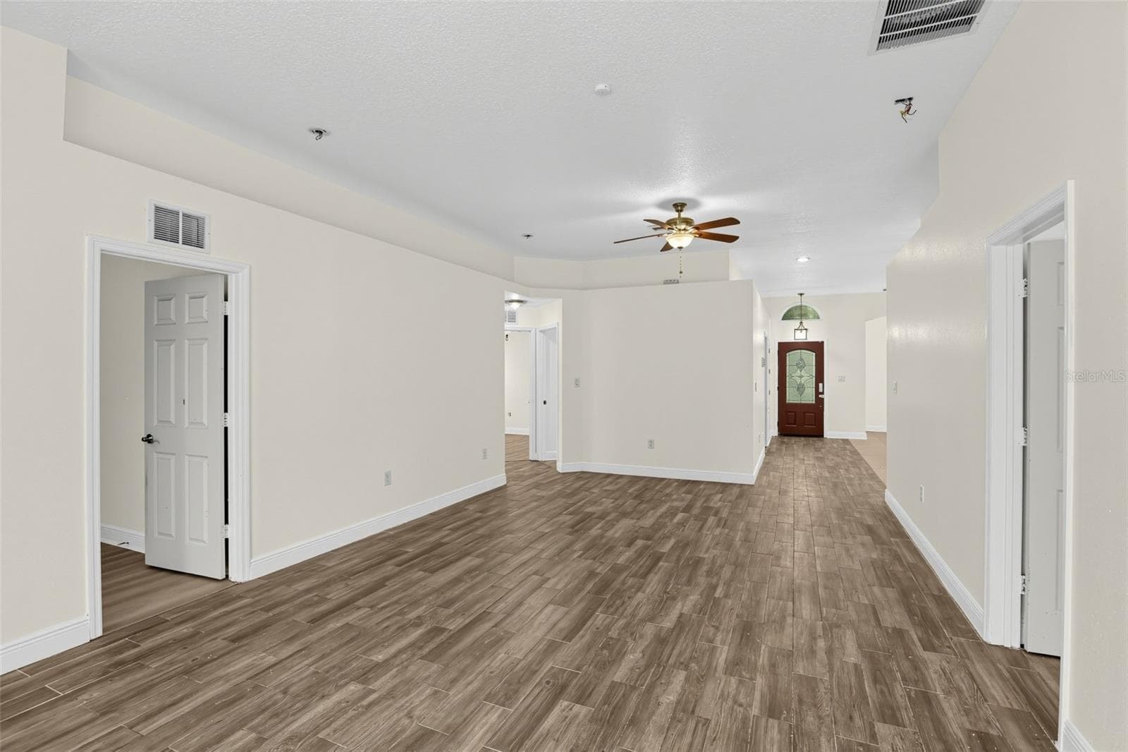 Single Family Residence at 7320 TOMBERLIN LN, MOUNT DORA, photo 4 of 26
